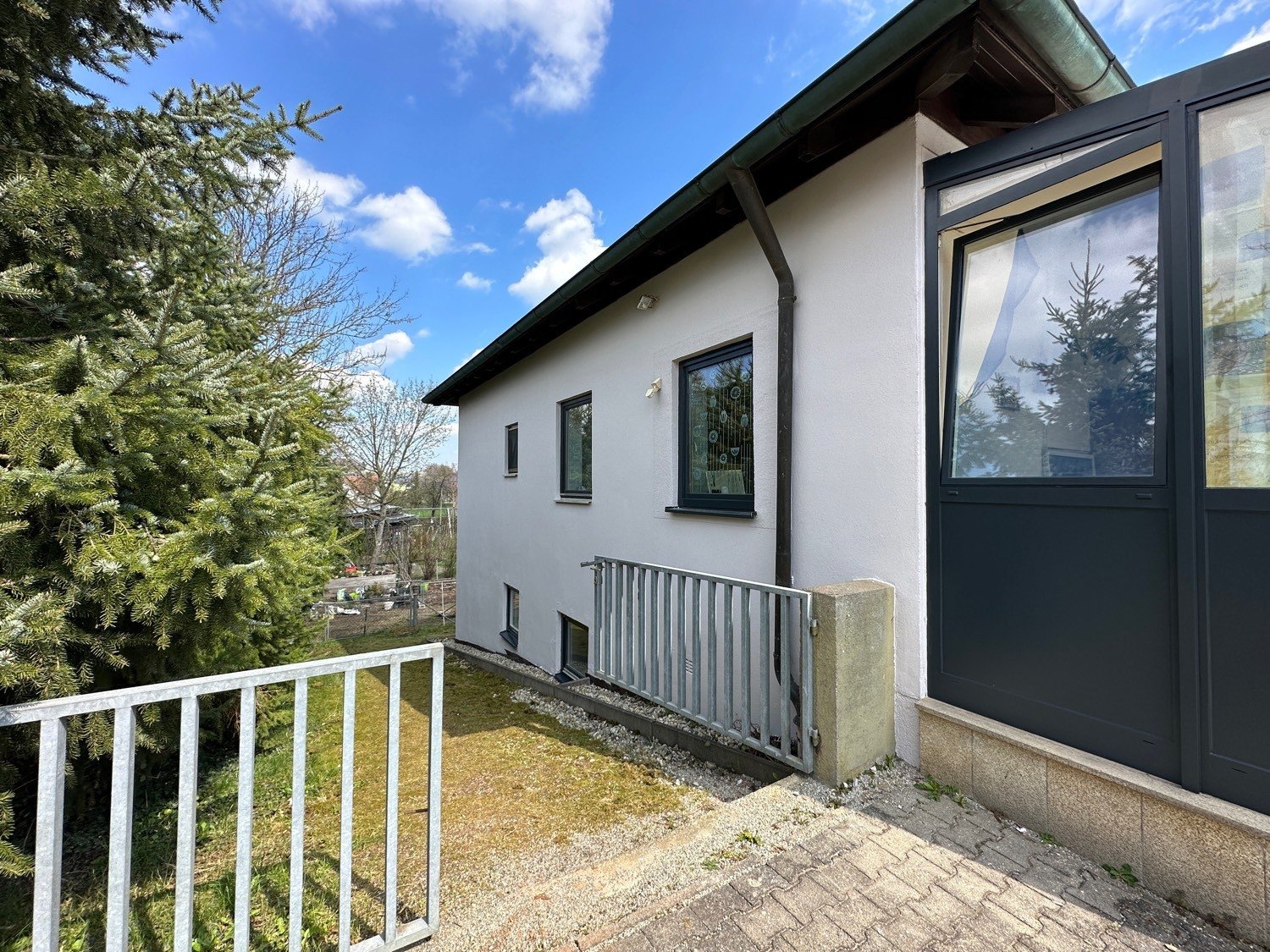 Monteurunterkunft in Wildenberg – 7 Schlafzimmer und zahlreiche Parkplätze direkt am Haus