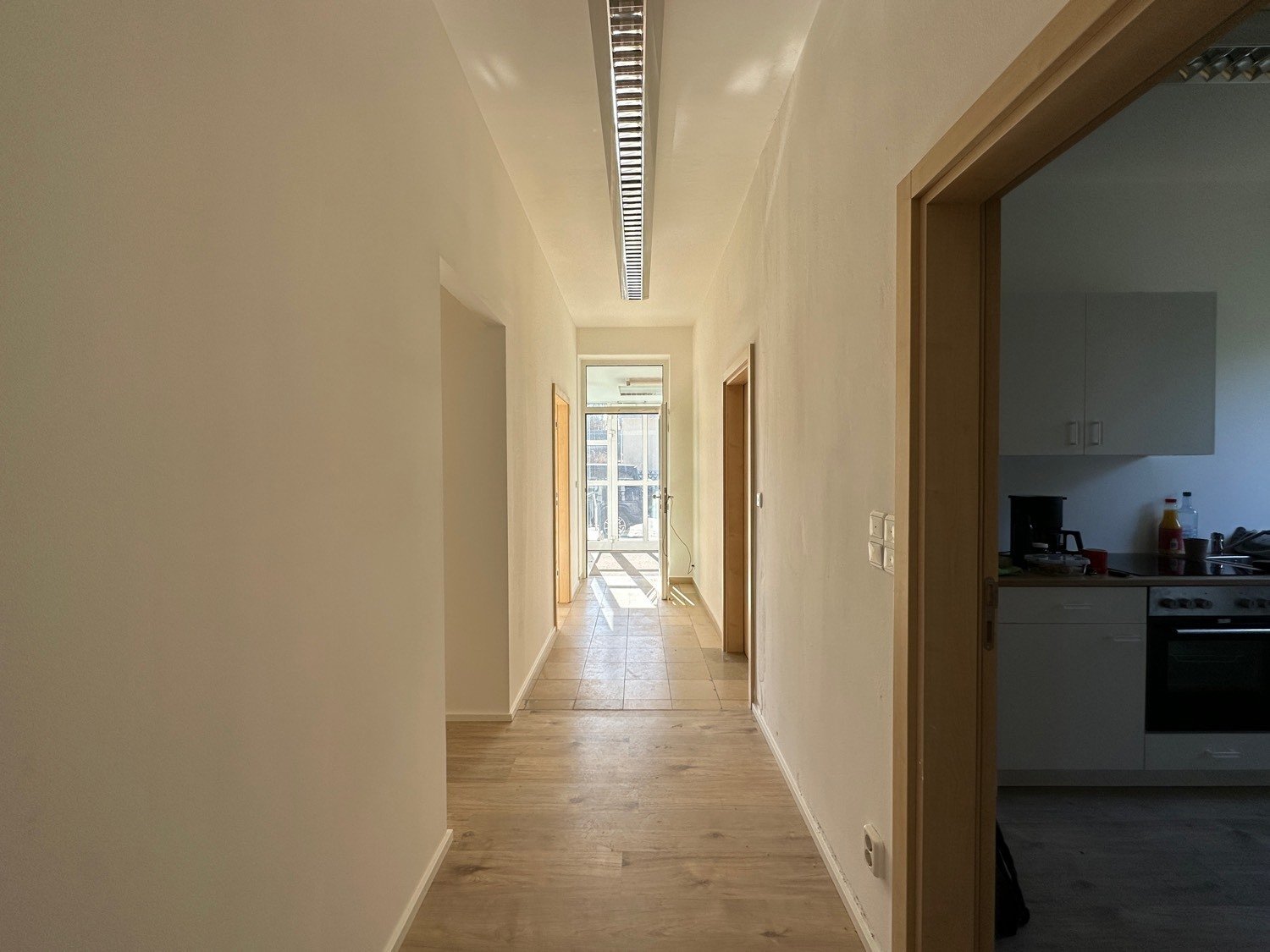 Praxisfreundliches Haus mit großzügigen Stellplätzen im Herzen von Wildenberg! Seniorengerecht!