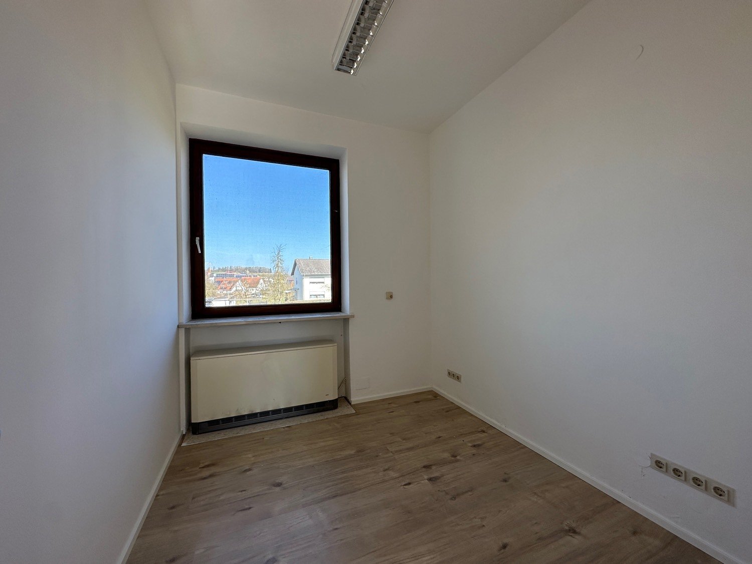 Monteurunterkunft in Wildenberg – 7 Schlafzimmer und zahlreiche Parkplätze direkt am Haus