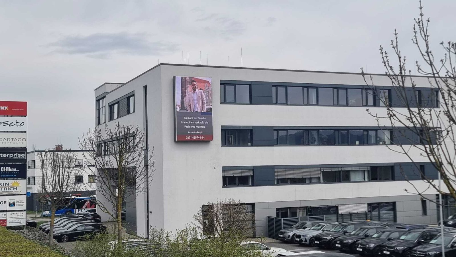 Digitale Videowall in Landshut Bahnhofsnähe für starke Markeninszenierung 