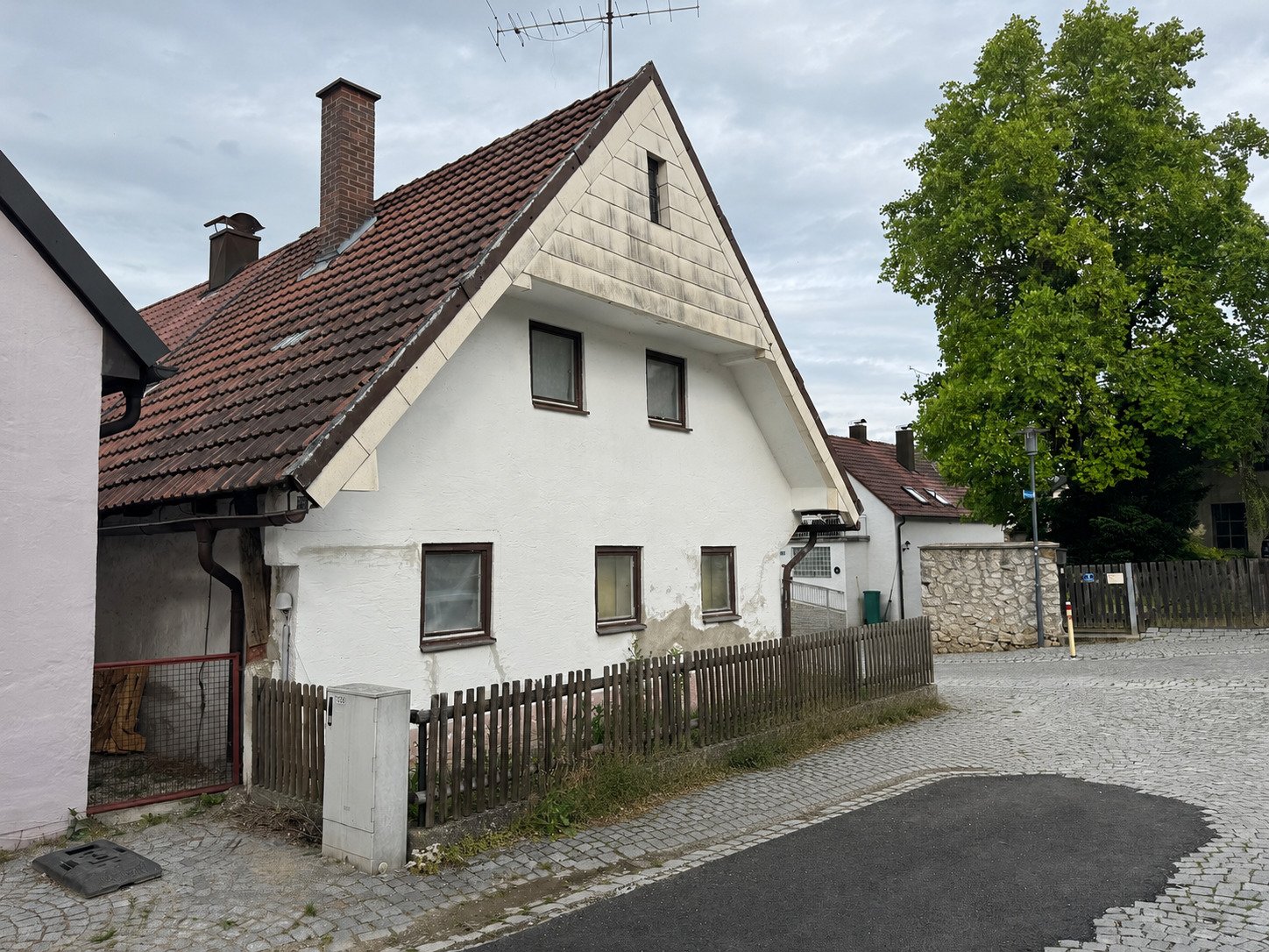 Kapitalanlage in Pfeffenhausen – Vermietete Doppelhaushälfte mit Perspektive 